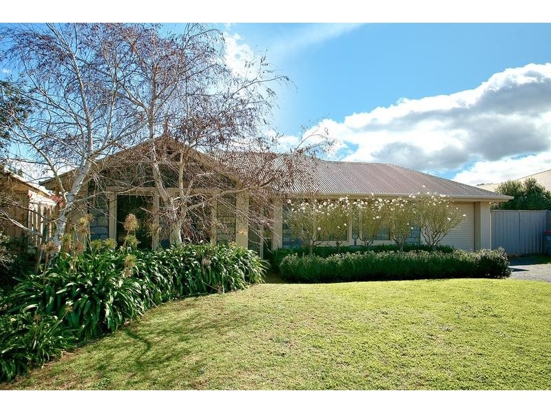 9 Kernick Ave, Willunga SA 5172