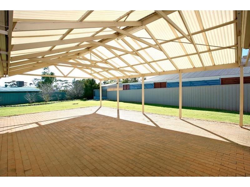 9 Kernick Ave, Willunga SA 5172