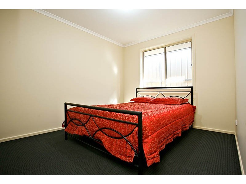 16 McKinlay Street, Mount Compass SA 5210