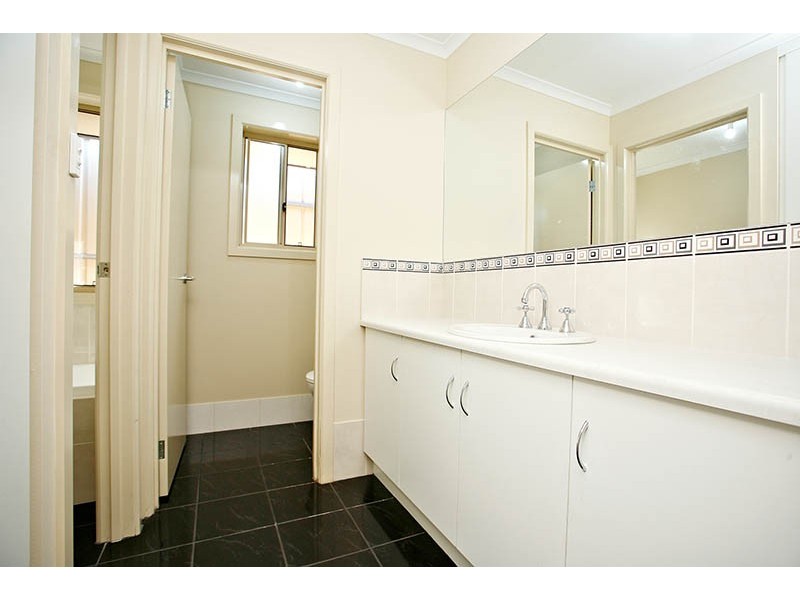 16 McKinlay Street, Mount Compass SA 5210