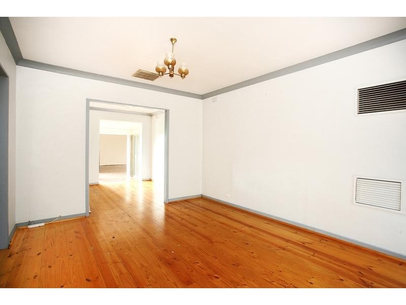 3 Norman Cres, Hackham SA 5163