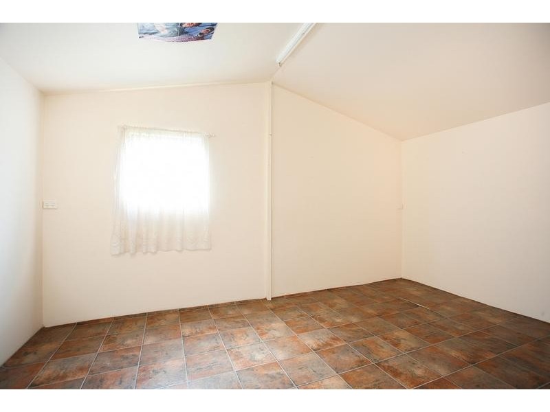 3 Norman Cres, Hackham SA 5163