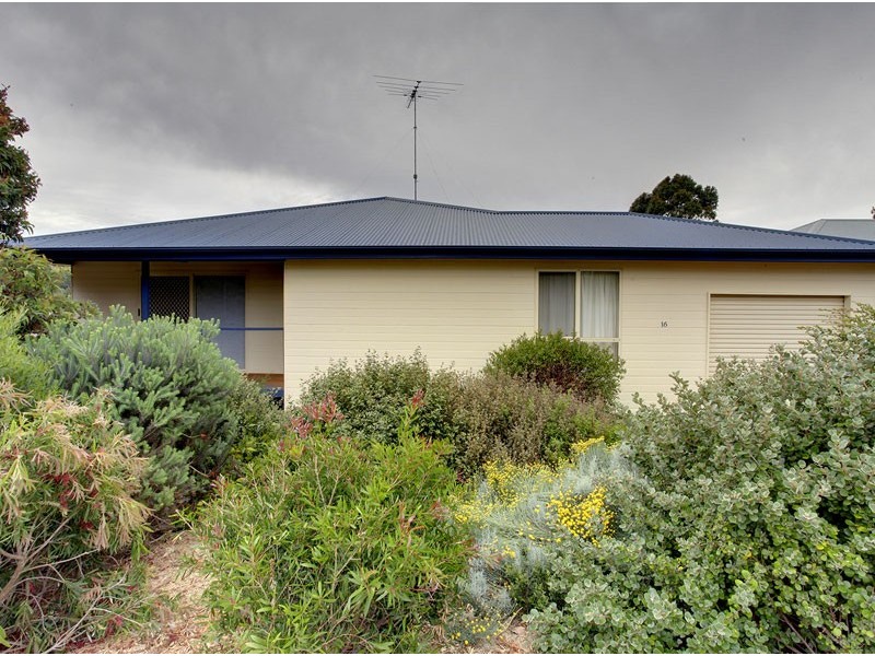 16 Wright Ave, Mount Compass SA 5210