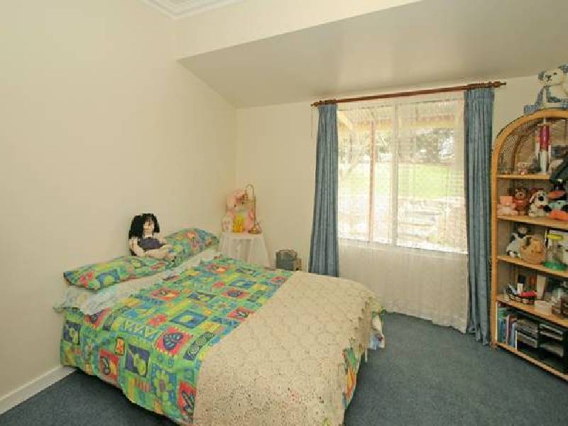 1 Adelaide Road, Mount Compass SA 5210