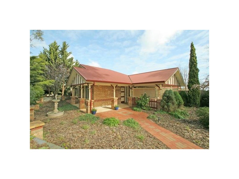 2 Kernick Avenue, Willunga SA 5172
