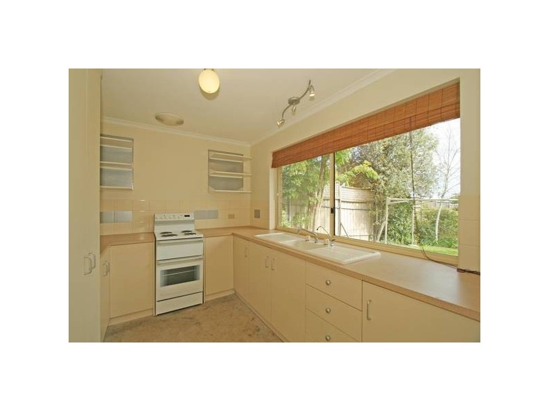2 Kernick Avenue, Willunga SA 5172