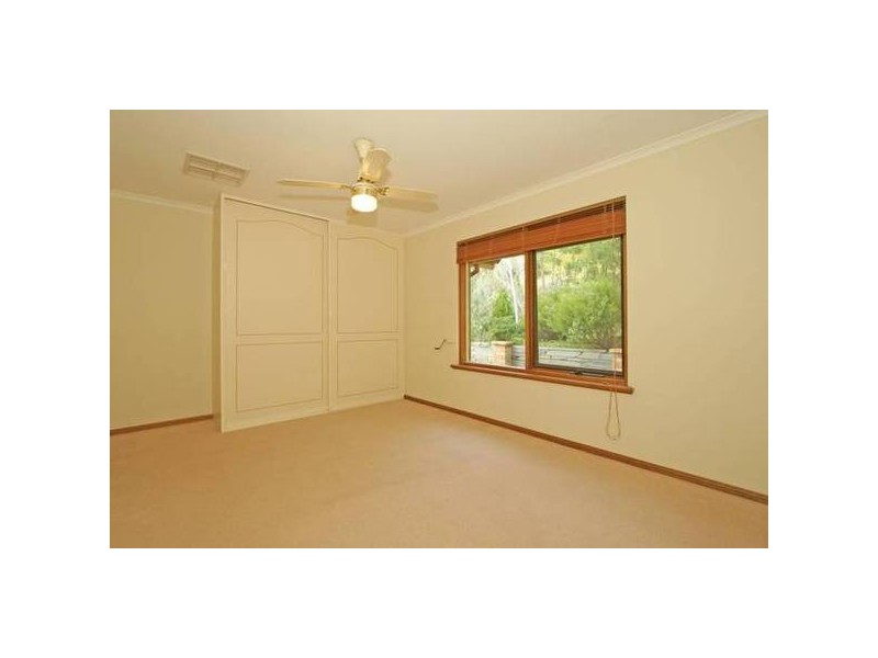 2 Kernick Avenue, Willunga SA 5172