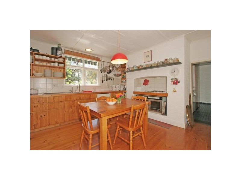 1 St Peters Terrace, Willunga SA 5172