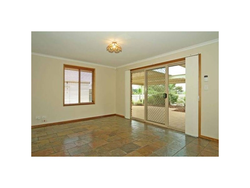 14 Goyder
Road, Mount Compass SA 5210