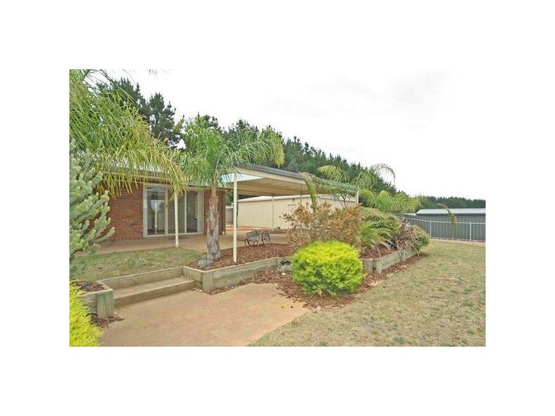 14 Goyder
Road, Mount Compass SA 5210