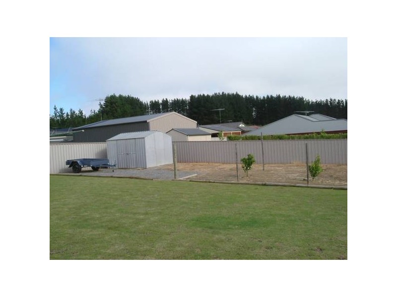 6 De Caux Place, Mount Compass SA 5210