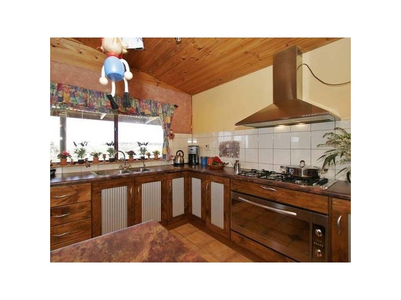 10 Louds Hill Road, Willunga SA 5172