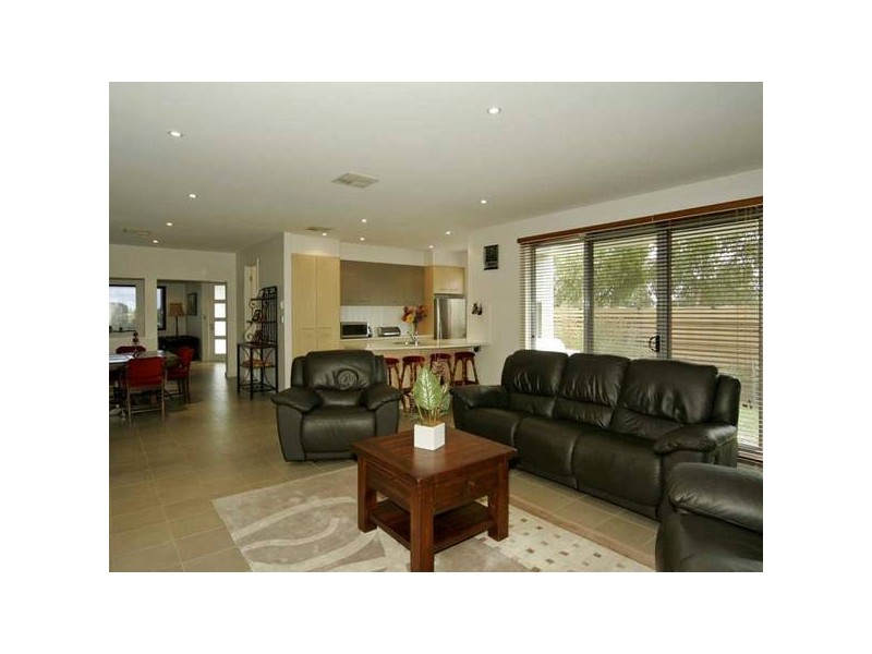 2 Sunday Boulevard, Aldinga Beach SA 5173