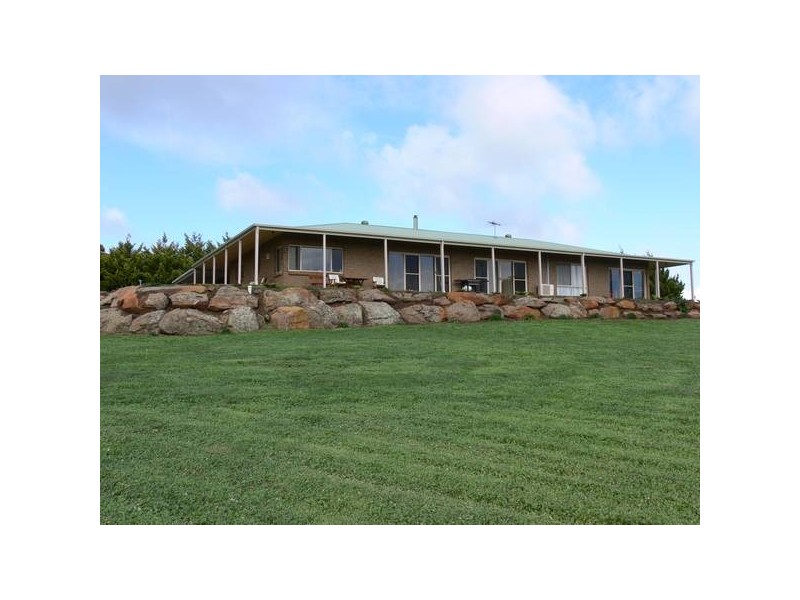 8 Taylors Hill Road, Willunga SA 5172