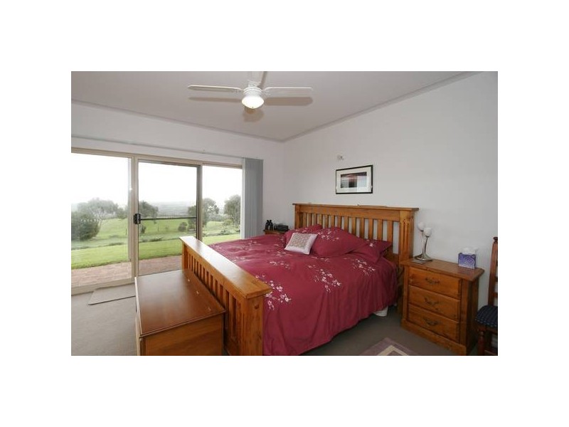 8 Taylors Hill Road, Willunga SA 5172