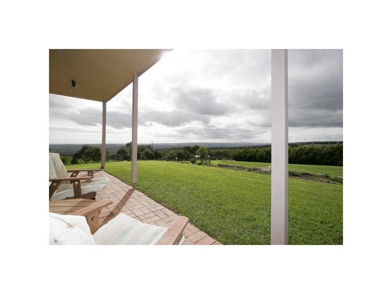 8 Taylors Hill Road, Willunga SA 5172