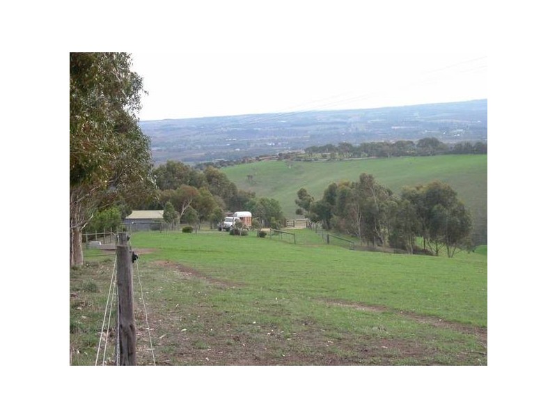 8 Taylors Hill Road, Willunga SA 5172