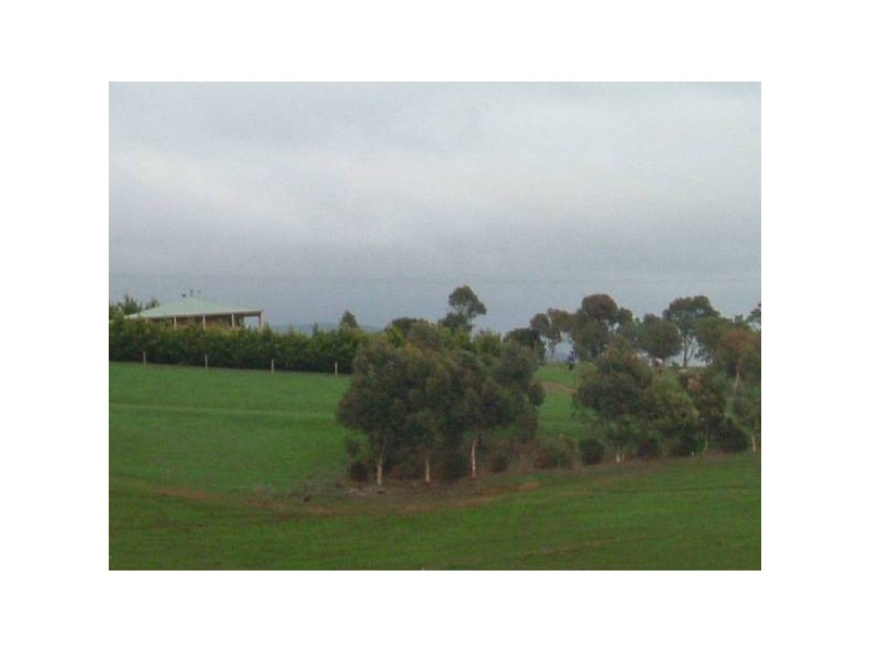 8 Taylors Hill Road, Willunga SA 5172