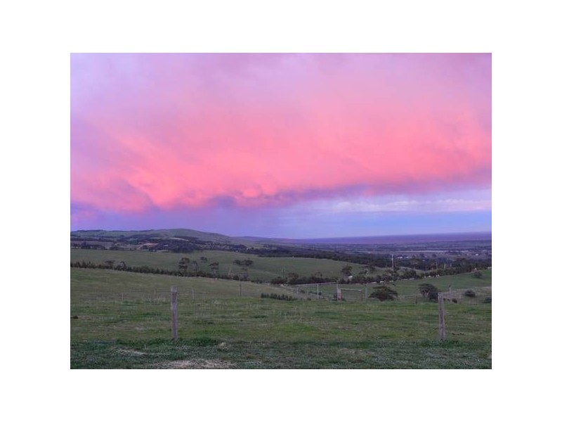 8 Taylors Hill Road, Willunga SA 5172