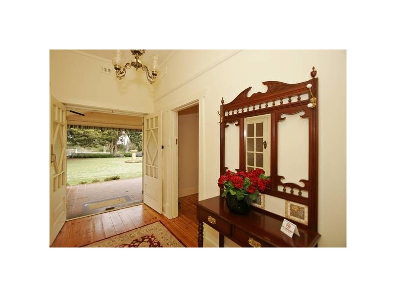 24 Main Road, Willunga SA 5172