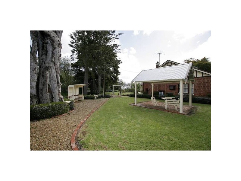 24 Main Road, Willunga SA 5172