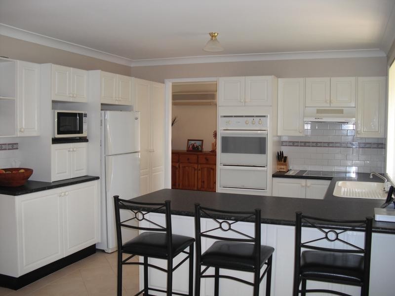 3 Mitchell, North Rothbury NSW 2335