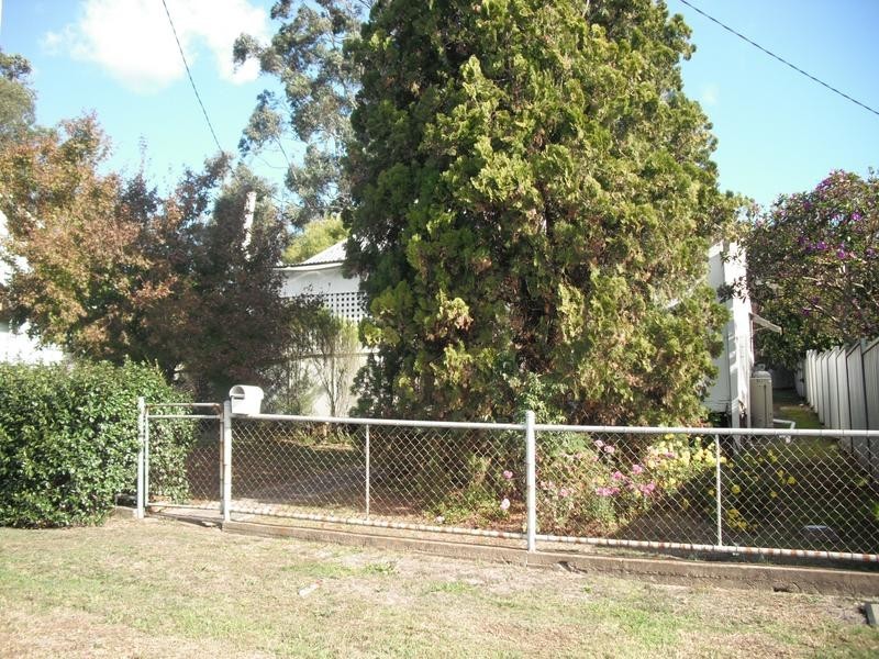 24 Sale, Greta NSW 2334