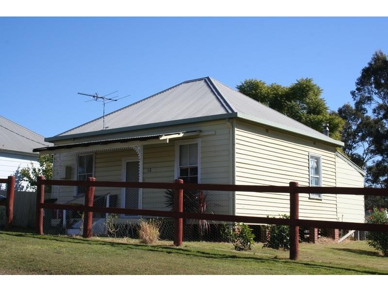 12 Scott, North Rothbury NSW 2335
