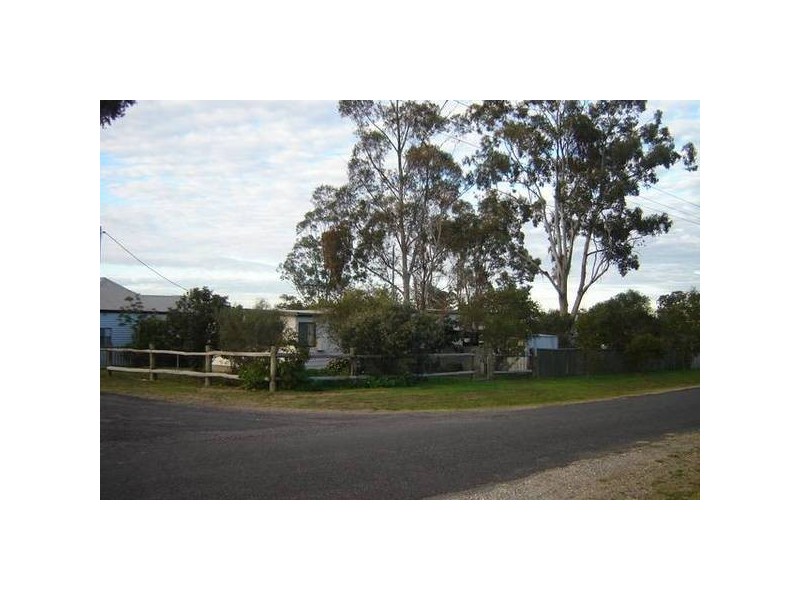 Short, Branxton NSW 2335