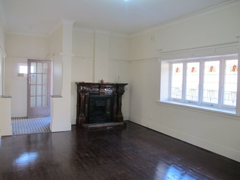 19 Leofrene Avenue, Marrickville NSW 2204