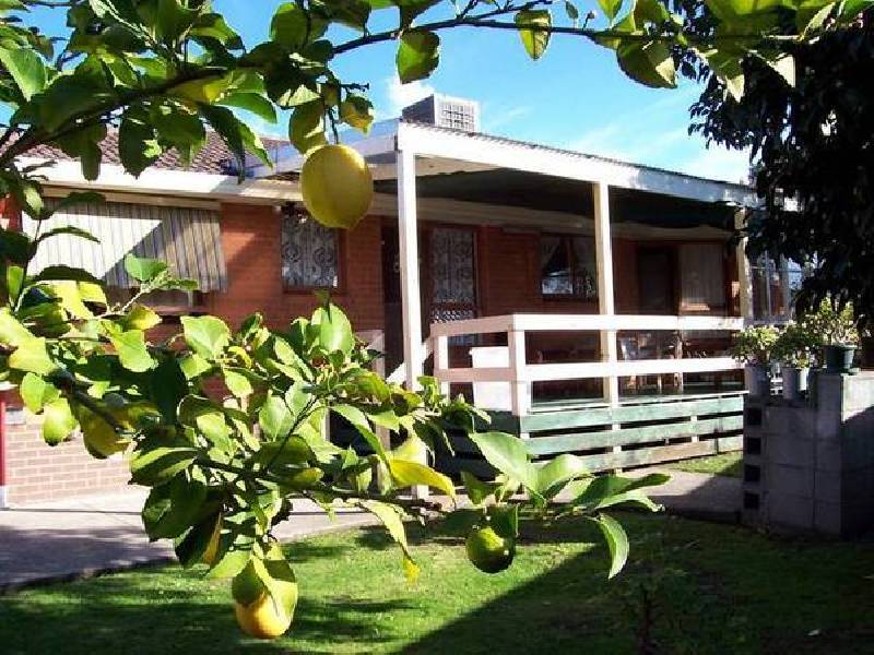 2 Drovers Walk, Chirnside Park VIC 3116