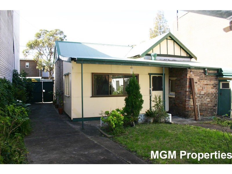 8 Chegwyn Street, Botany NSW 2019