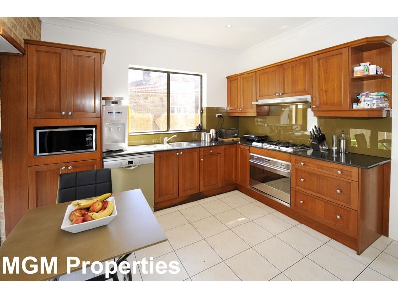 16 Carinya Ave, Mascot NSW 2020