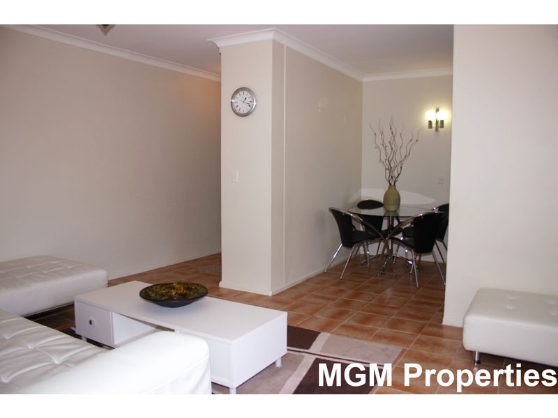 11/27 Mascot Drive, Eastlakes NSW 2018