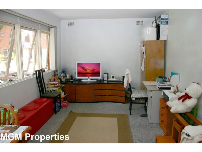 2/2 O’Rourke Crescent, Eastlakes NSW 2018