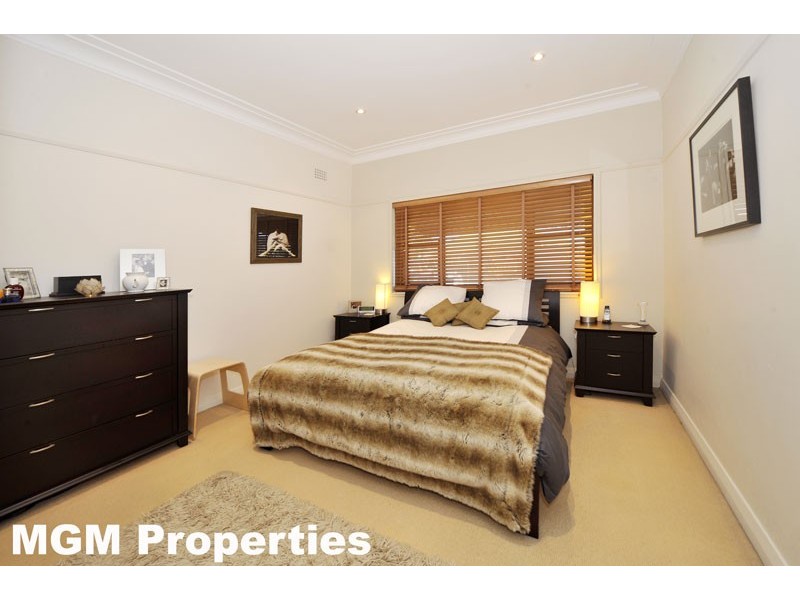 16 Charles Street, Eastlakes NSW 2018