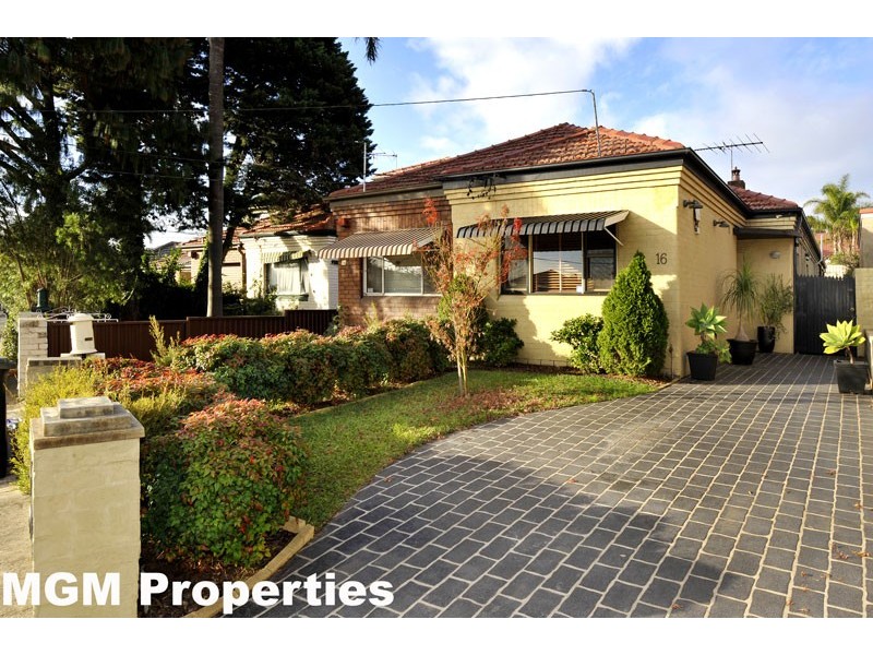 16 Charles Street, Eastlakes NSW 2018