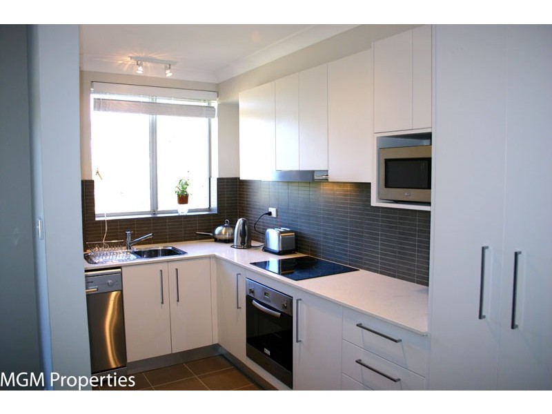 10 Evans Ave, Eastlakes NSW 2018