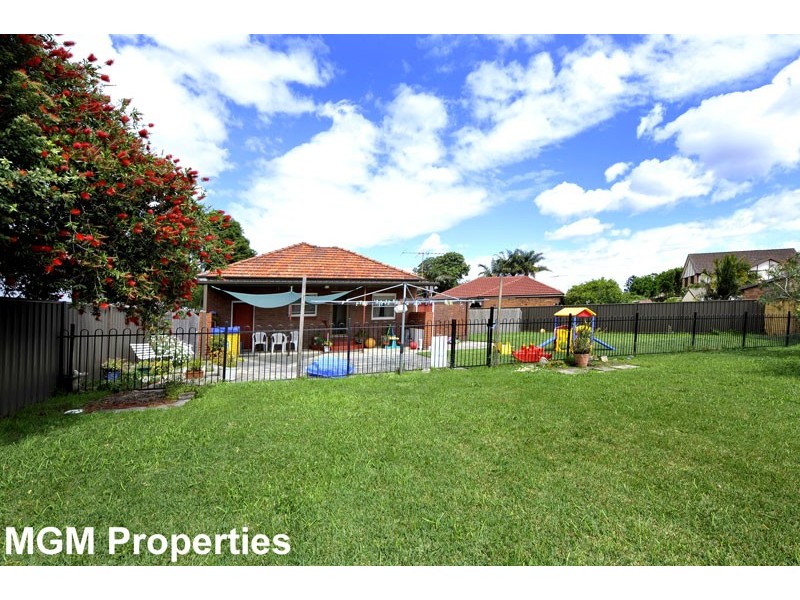 27 Henry Kendall Crescent, Mascot NSW 2020