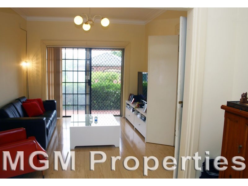 8 Charles Street, Eastlakes NSW 2018