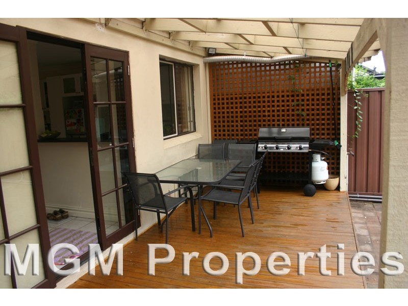 8 Charles Street, Eastlakes NSW 2018