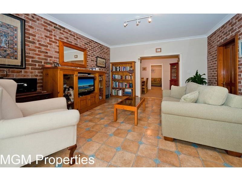6 Chelmsford Avenue, Botany NSW 2019