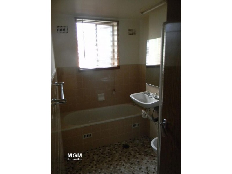 2/68 Mascot Drive, Eastlakes NSW 2018