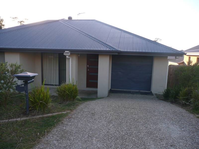 2/2 Valda Avenue, Coomera QLD 4209