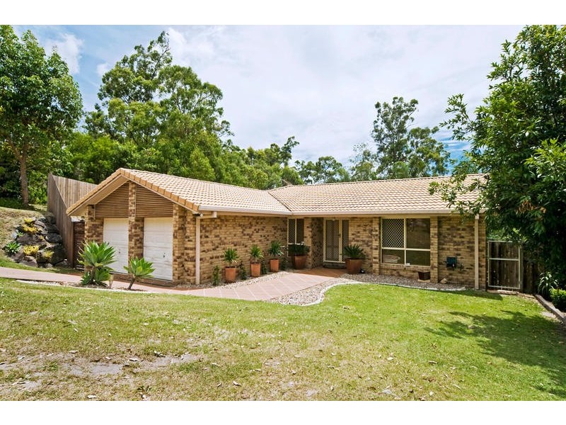 8 Roche Ct, Oxenford QLD 4210