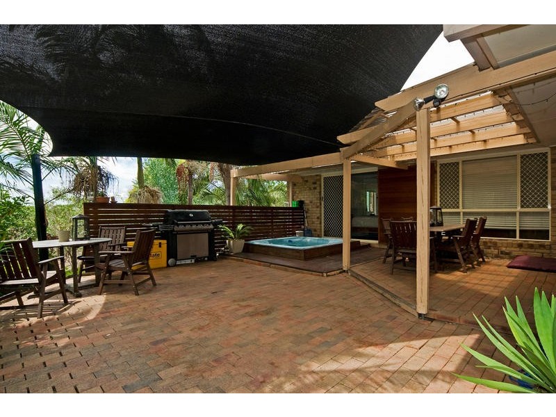 8 Roche Ct, Oxenford QLD 4210
