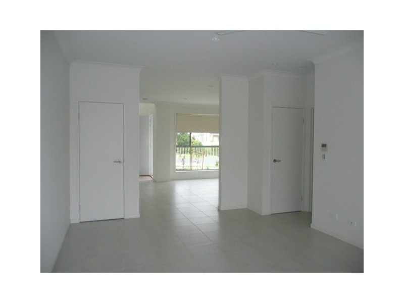 21-27/ Biggles Lane, Upper Coomera QLD 4209