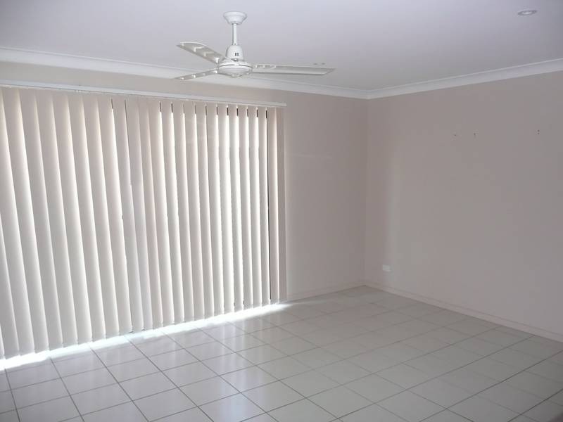 4/23 Park Esplanade, Coomera QLD 4209
