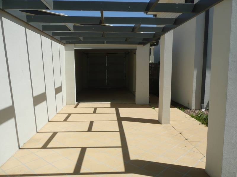 4/23 Park Esplanade, Coomera QLD 4209