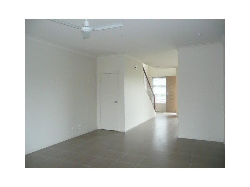 a Brand new executive large three bedrooms, Coomera QLD 4209